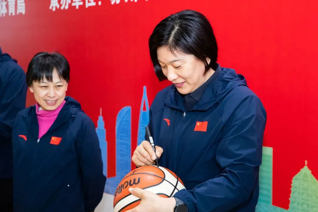 如何通过篮球训练和心理辅导提升自信_0